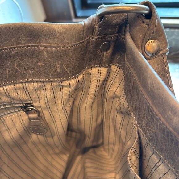 Frye Melissa Hobo bag in Ice/ grey shoulder or crossbody - Picture 10 of 16